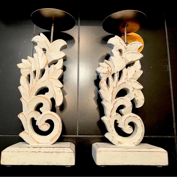 A pair of candle holders by Nova - Picture 2 of 7